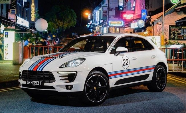 Porsche Macan Martini Racing