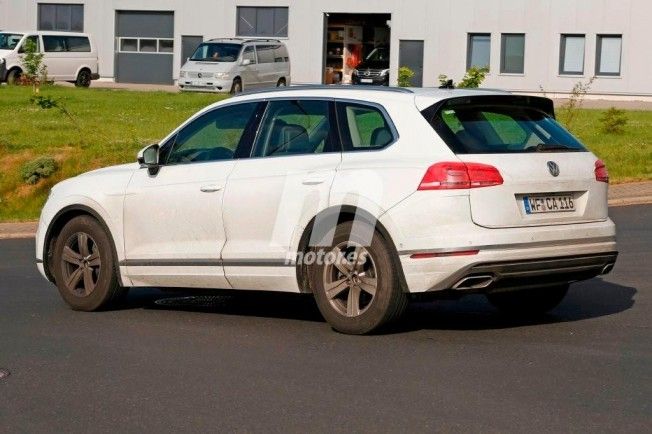 Volkswagen Touareg 2018 - foto espía posterior