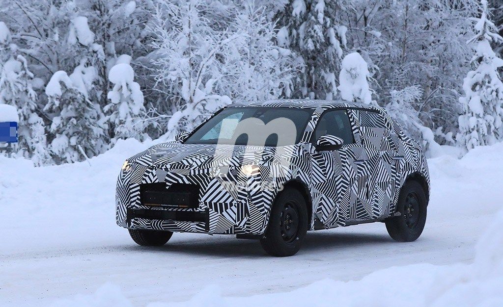 El nuevo DS 3 Crossback 2019 cazado una vez más rodeado de nieve