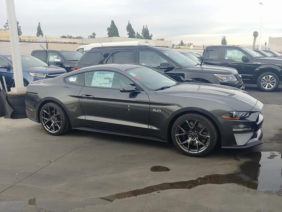 Así luce el nuevo Ford Mustang Performance Pack 2 en la calle