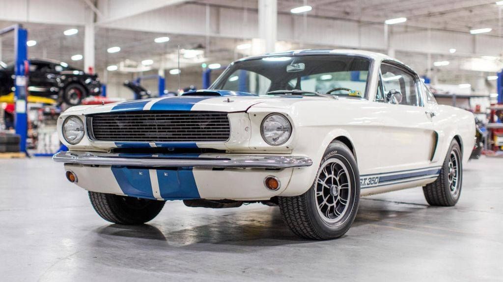 Un Shelby GT350H 1966 perteneciente a Carroll Shelby a subasta