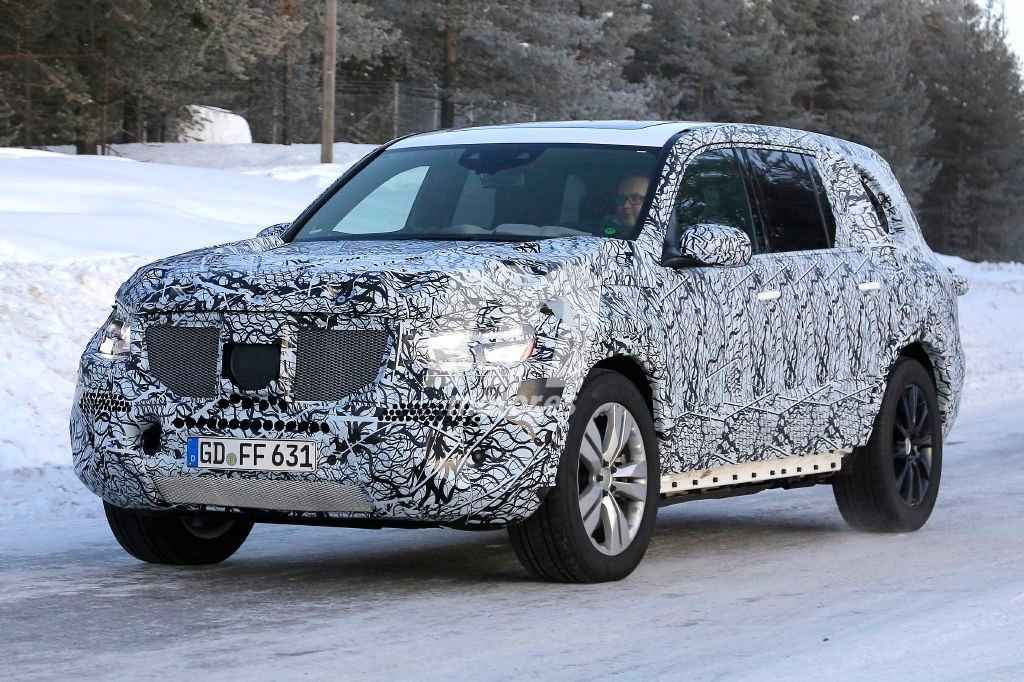 El Mercedes GLS 2019 se enfrenta a la nieve en sus test de invierno