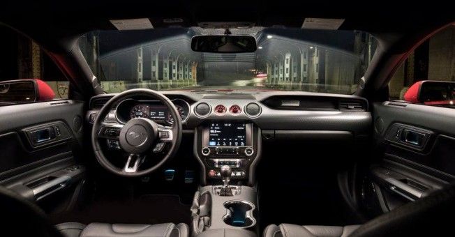 Ford Mustang Performance Pack 2 - interior