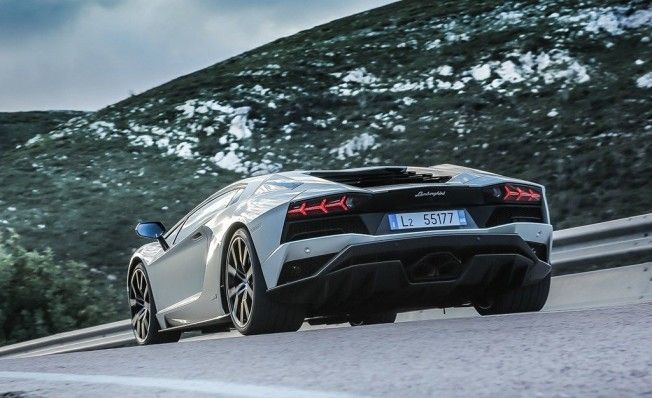 Lamborghini Aventador S - posterior