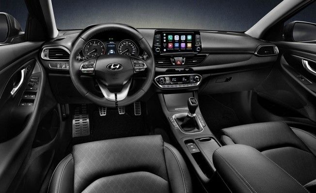 Hyundai i30 Fastback - interior