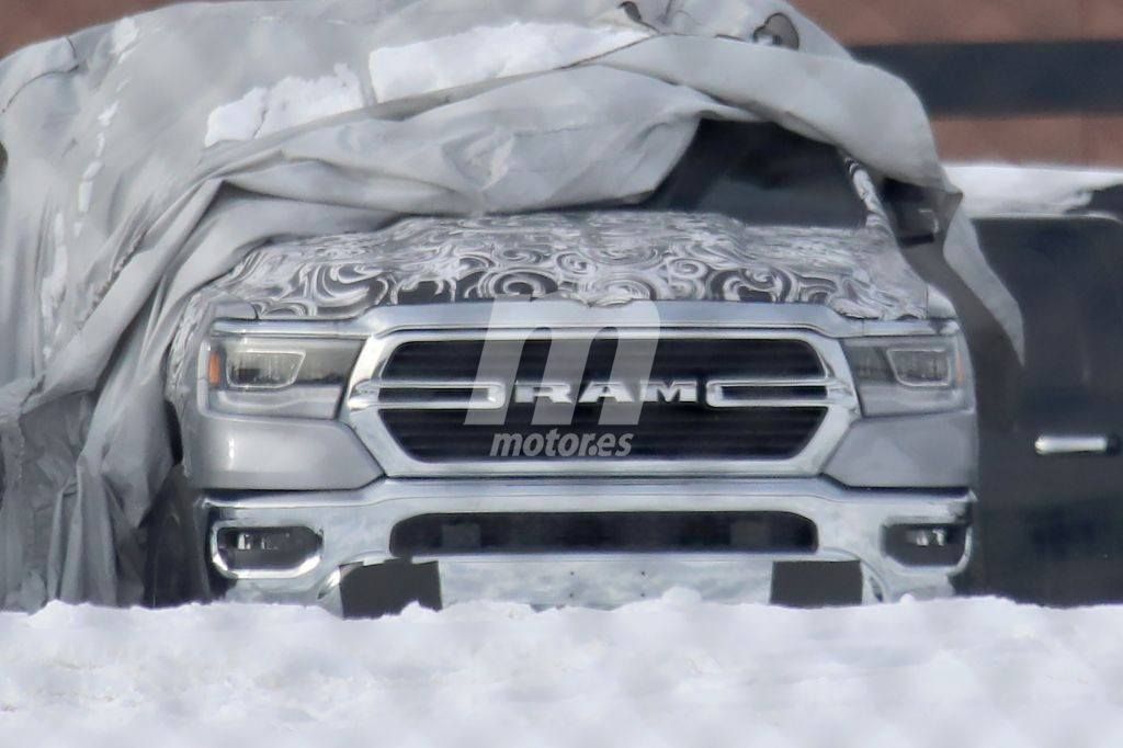 El nuevo RAM 1500 2019 nos muestra el diseño de su frontal al desnudo