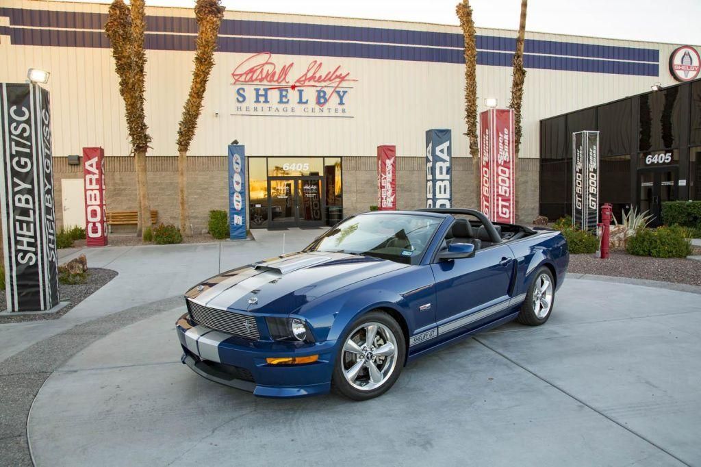 A la venta raro prototipo del Shelby GT convertible usado por Carroll Shelby