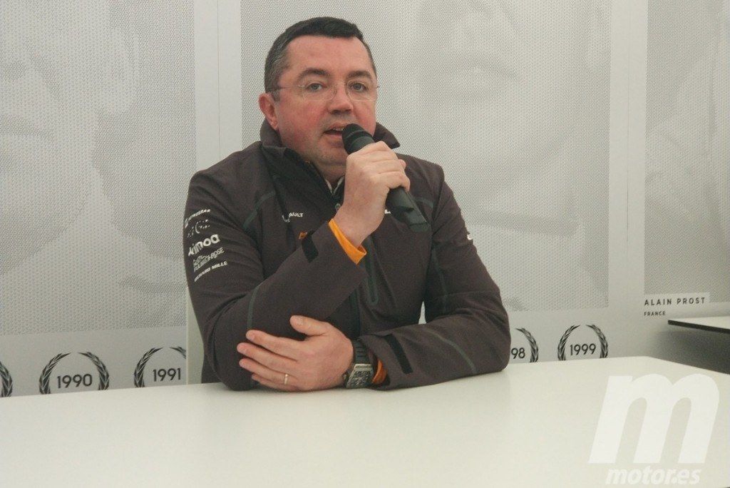 Boullier: "No puedes comparar tener un motor propio con ser un equipo cliente"