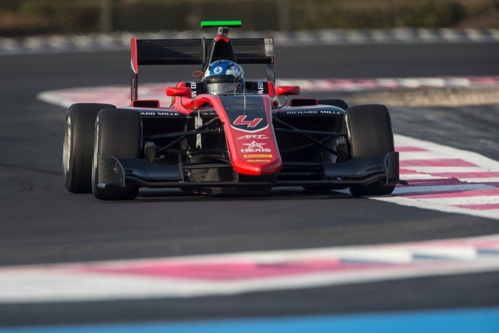 Jake Hughes comanda el frío primer test en Paul Ricard