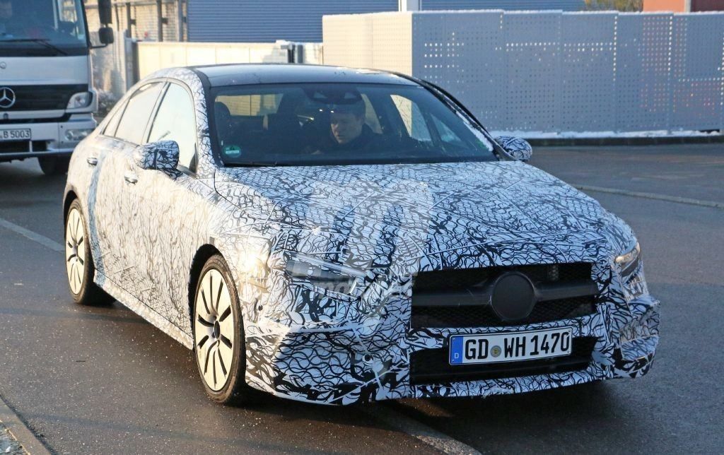 La versión deportiva del Mercedes AMG A 35 Sedán comienza sus pruebas