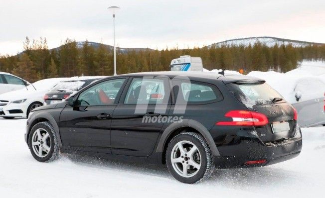 Peugeot 4008 2020 - foto espía