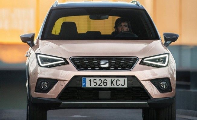 SEAT Arona - frontal