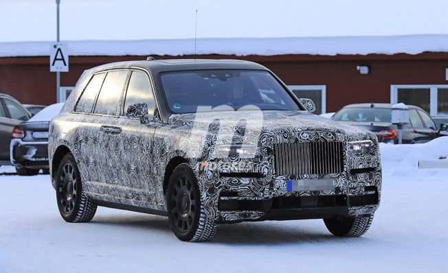 Rolls-Royce Cullinan - foto espía