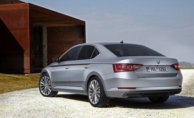 Skoda Superb - posterior