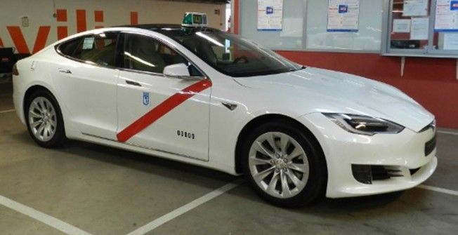 Tesla Model S homologado como taxi en Madrid