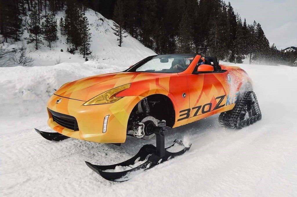 El Nissan 370Zki es un 370Z Roadster convertido en una moto de nieve