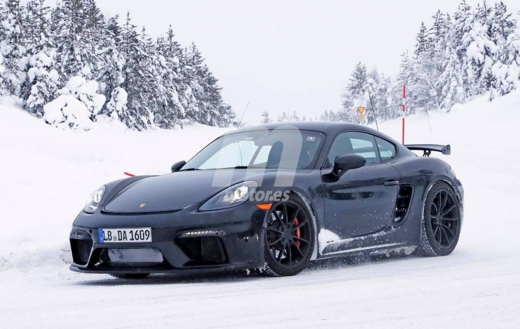 Porsche 718 Cayman GT4: cazado en la nieve el Cayman de 6 cilindros