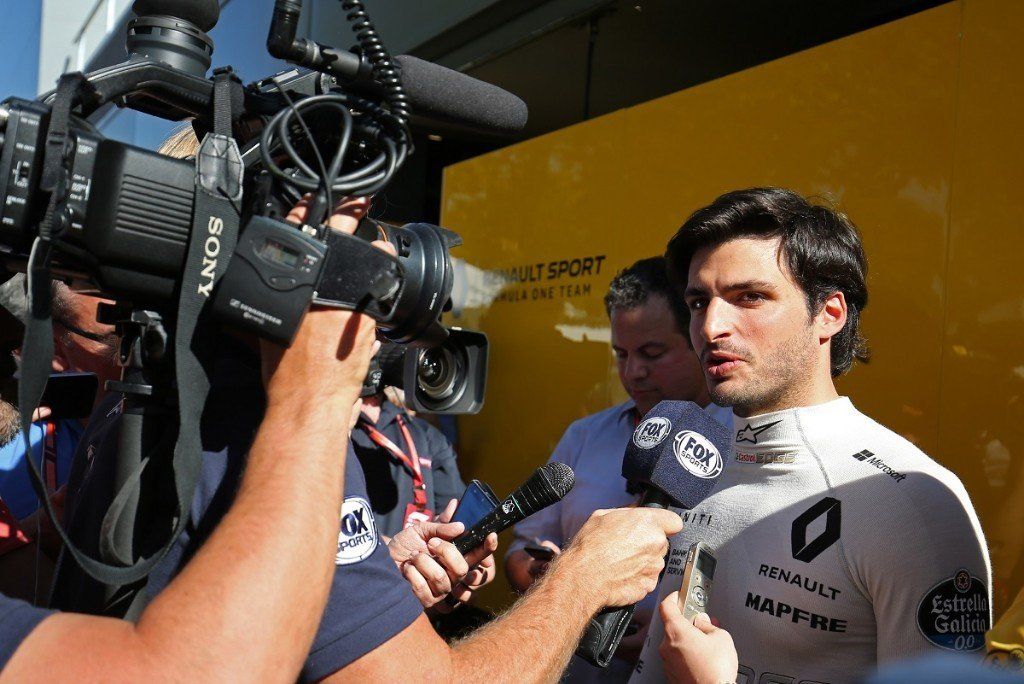 Carlos Sainz: "Estamos parejos con McLaren y por detrás de Haas"