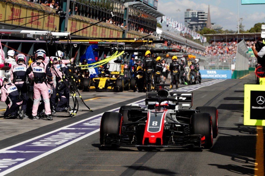 "Descorazonador" doble abandono de Haas y multa por errores en boxes