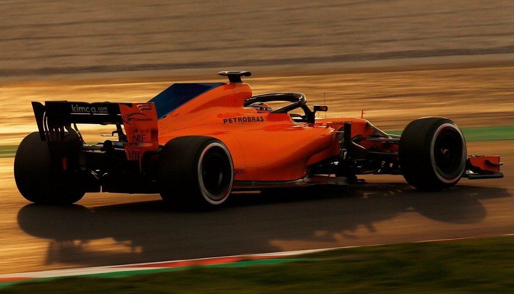 McLaren consigue completar su programa de pruebas en el penúltimo día en el Circuit