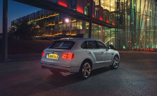 Bentley Bentayga Hybrid - posterior