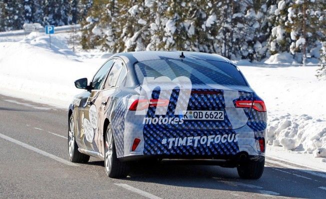 Ford Focus Sedán 2019 - foto espía posterior