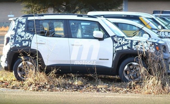 Jeep Renegade 2019 - foto espía lateral