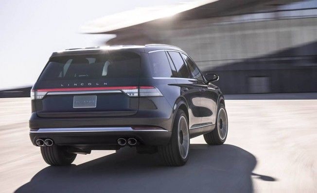 Lincoln Aviator Concept - posterior