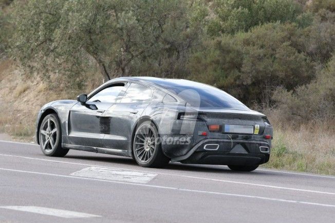 Porsche Mission E 2020 - foto espía posterior