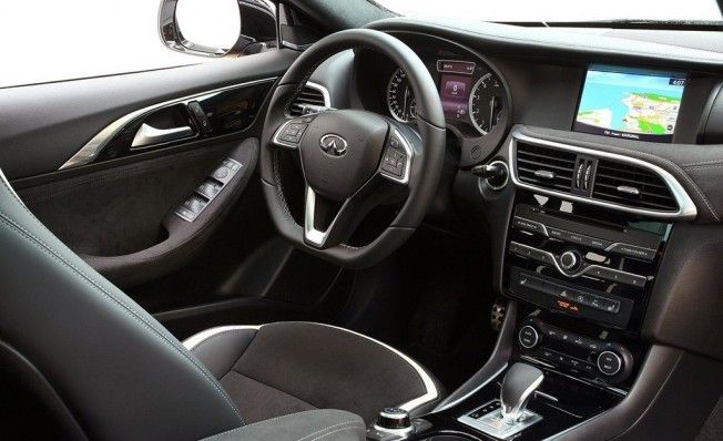 Infiniti Q30 2018 - interior