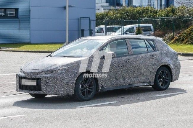 Toyota Auris Touring Sports 2019 - foto espía