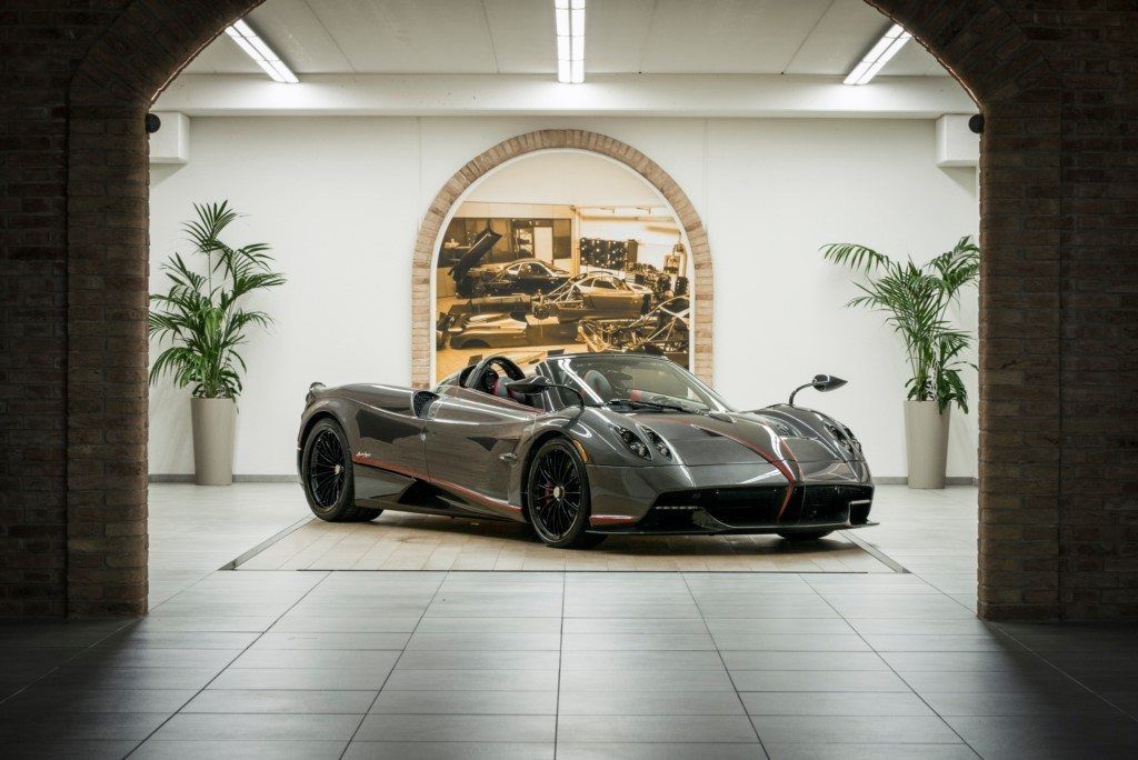 Pagani y Dainese desarrollan un nuevo techo de lona especial para el Huayra Roadster