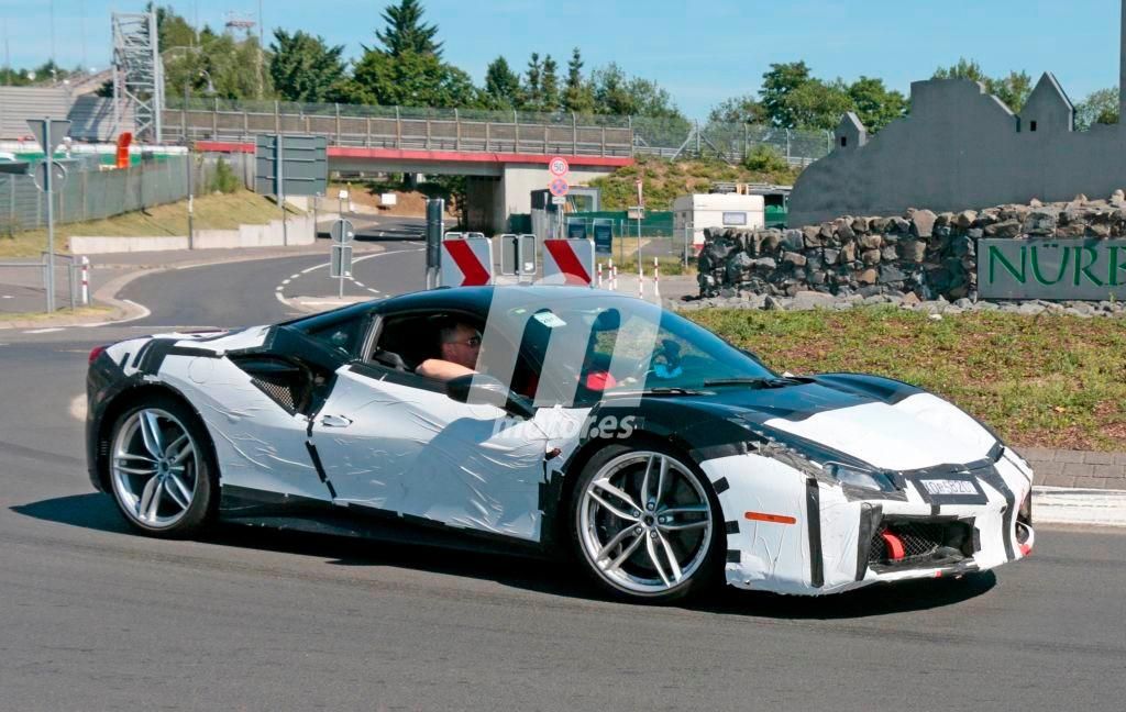 Prototipo híbrido del Ferrari 488 al descubierto en Fiorano