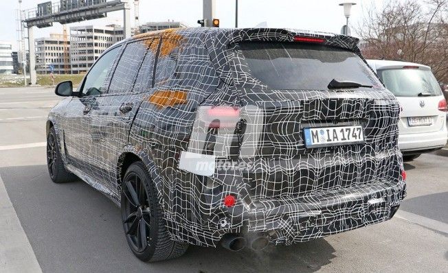 BMW X5 M 2019 - foto espía posterior