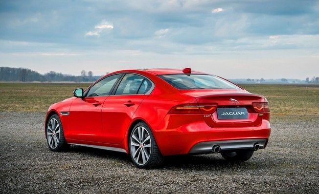 Jaguar XE 300 Sport Edition - posterior