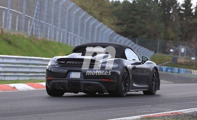 Porsche 718 Boxster Spyder - foto espía posterior