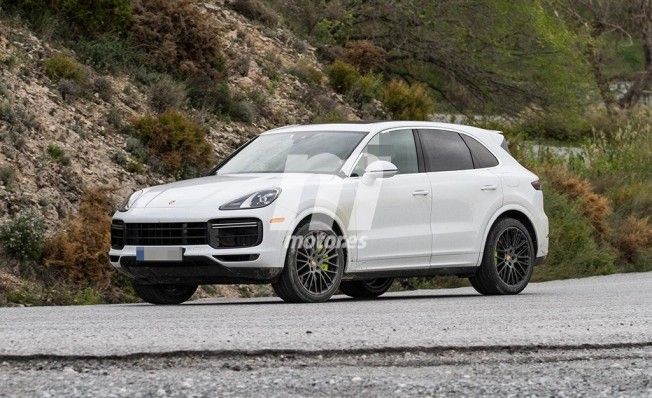 Porsche Cayenne Turbo S E-Hybrid 2018 - foto espía