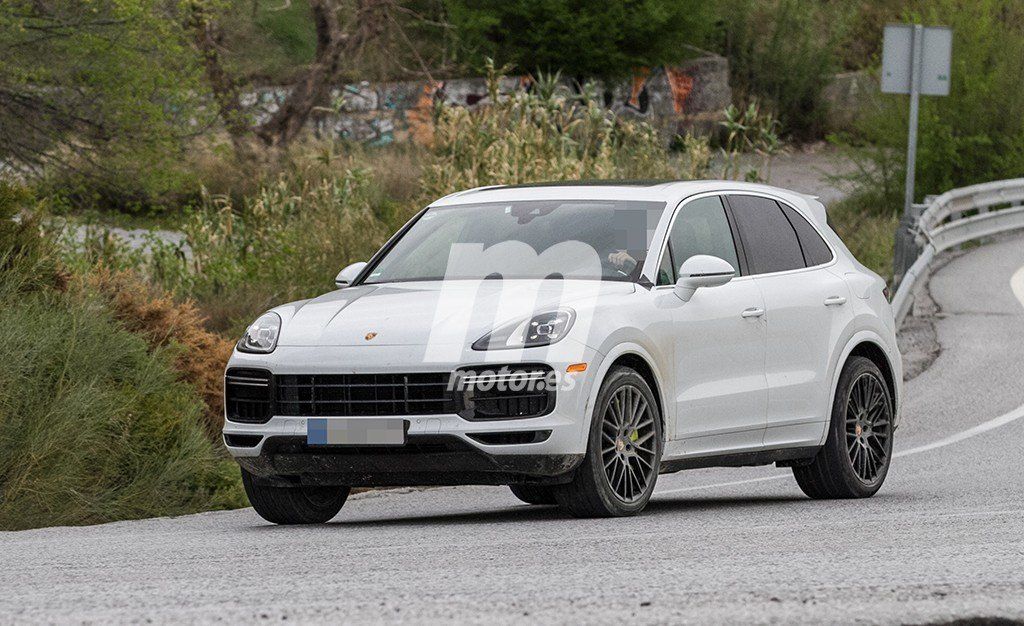 El nuevo Porsche Cayenne Turbo S E-Hybrid 2018 se deja ver al desnudo