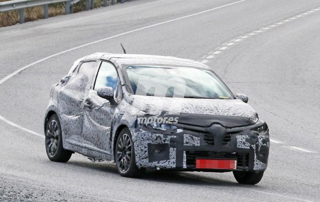 El desarrollo del Renault Clio 2019 avanza, ¡cazado un prototipo!