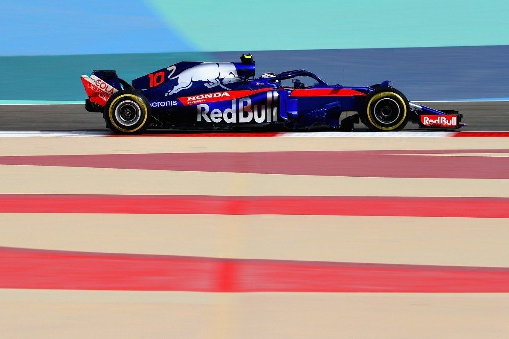 Toro Rosso asalta en los libres de Sakhir la zona noble de la parrilla