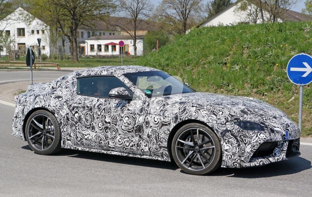 El Toyota Supra cazado con sus nuevas llantas definitivas