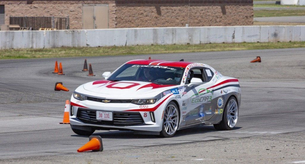 El Chevrolet Camaro PHEV de la Universidad de Ohio vence la EcoCAR 3