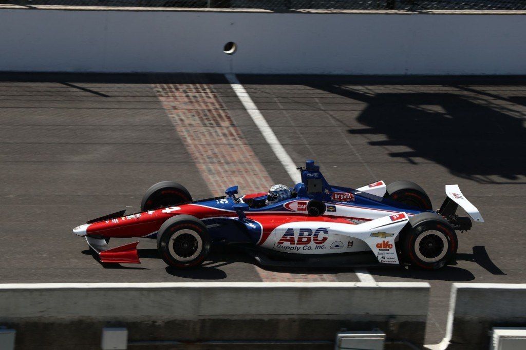 Chevrolet manda en el test de marcas, con Kanaan al frente