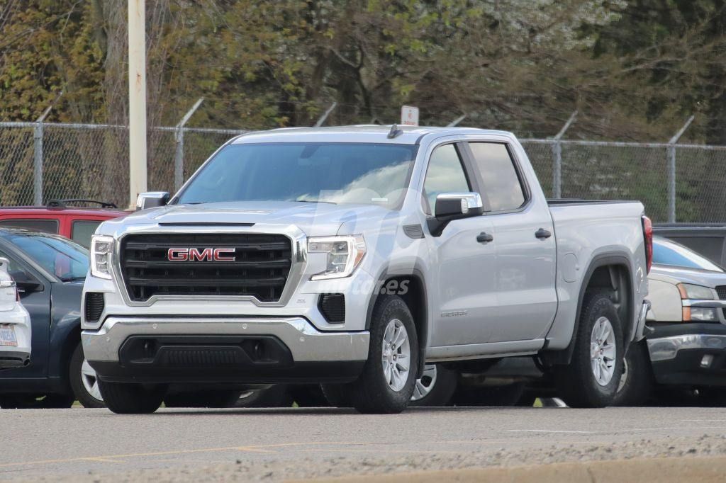 Las primeras imágenes del GMC Sierra 1500 en su versión base