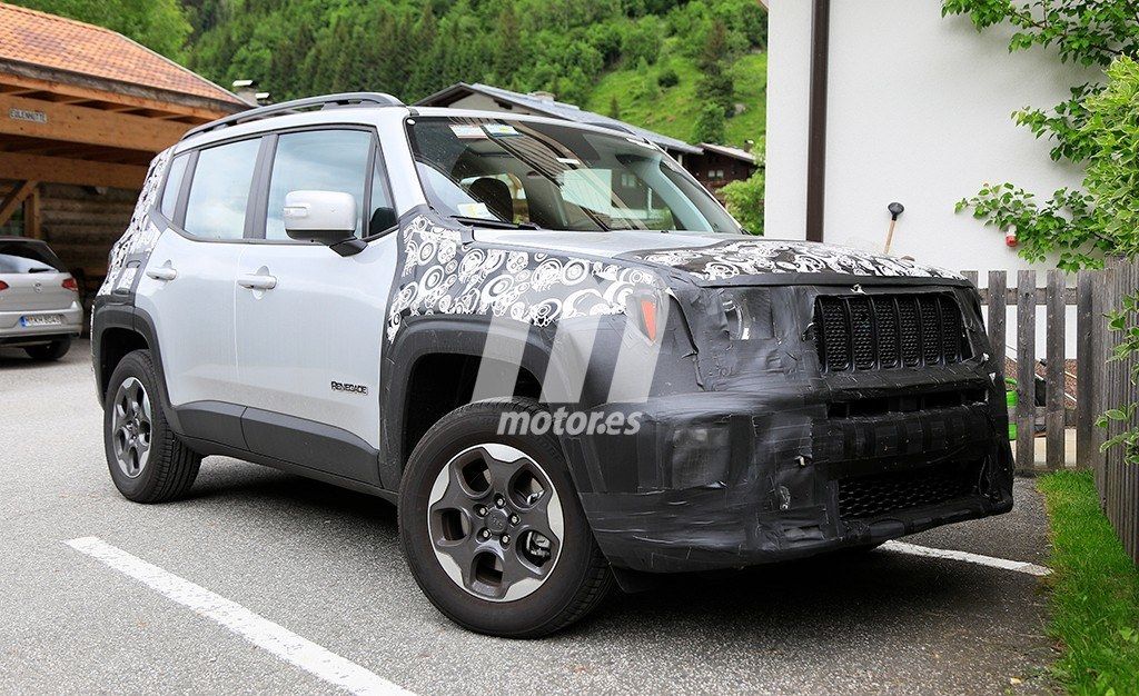 El nuevo Jeep Renegade 2019 cazado a su paso por los Alpes suizos