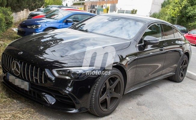 Mercedes-AMG GT 53 Coupé 4MATIC+ - foto espía