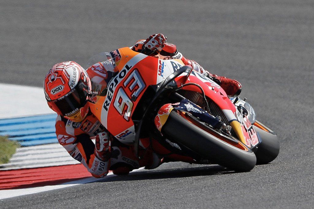 Marc Márquez se lleva una pole frenética en Assen