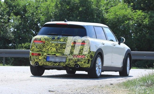 MINI Clubman 2019 - foto espía posterior