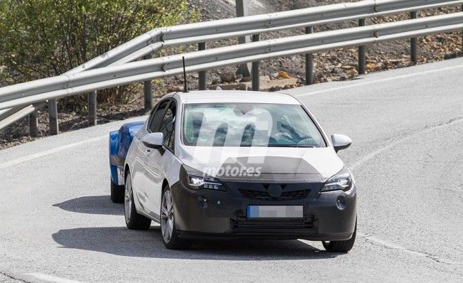 Opel Astra 2019 - foto espía frontal