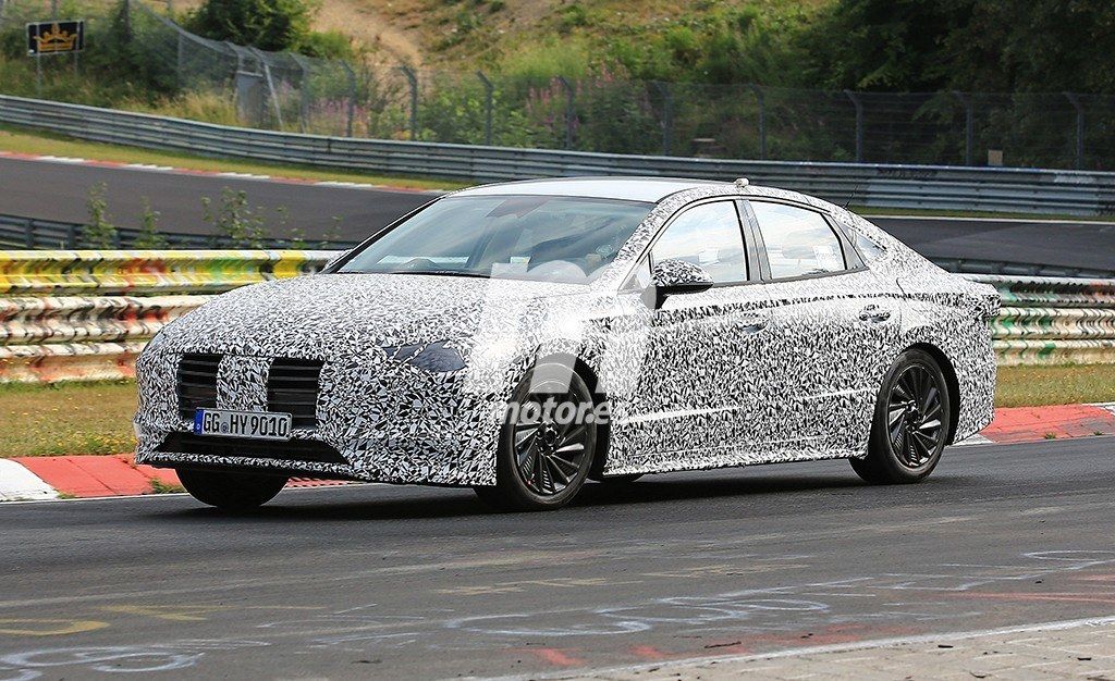 El nuevo Hyundai i40 2019 se deja ver a su paso por Nürburgring